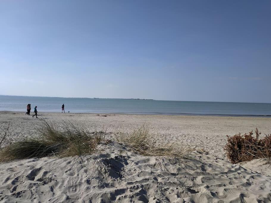 Gite Les Amoureux De La Baie Favières 외부 사진