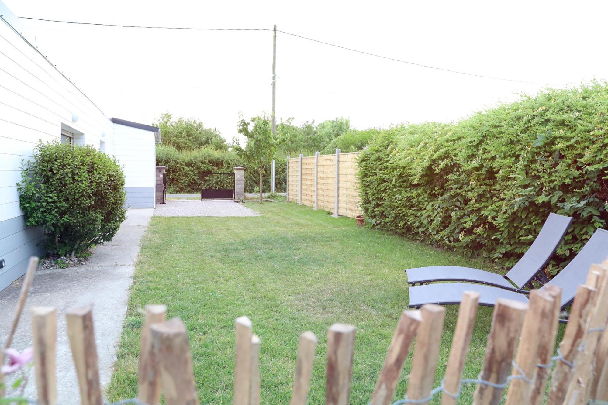 Gite Les Amoureux De La Baie Favières 외부 사진